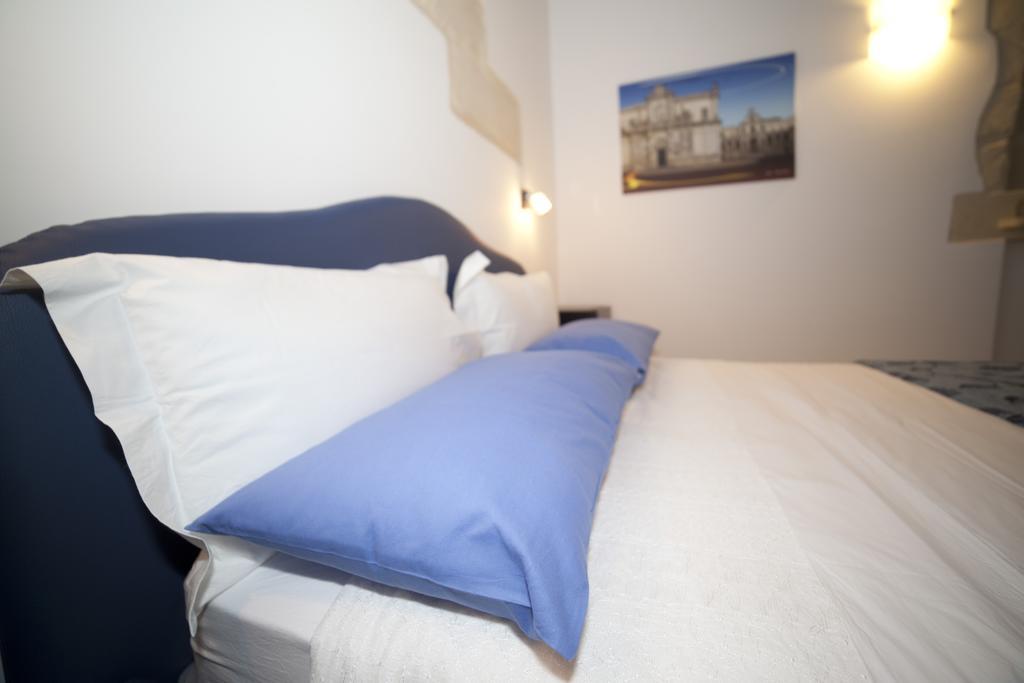 Bed and Breakfast 19Venti Lecce Habitación foto